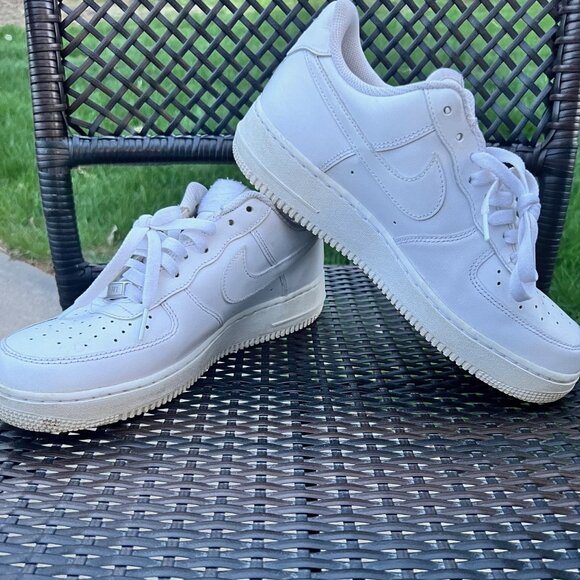 Men's Nike Air Force 1 White Size 9 - Picture 1 of 5